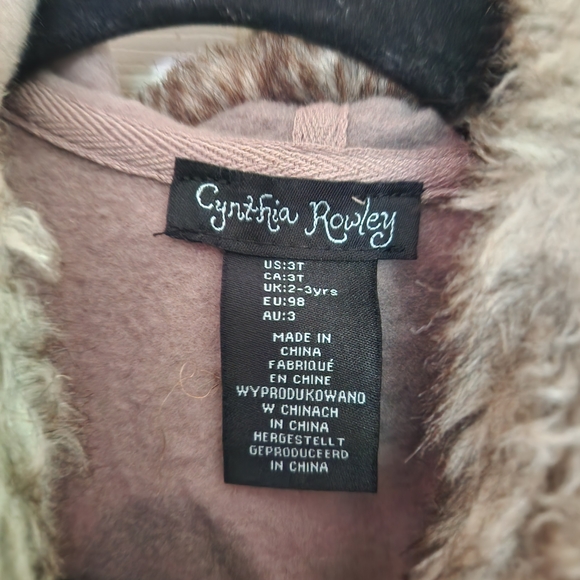 Cynthia Rowley Pink Polka Dot Cape with Faux Fur Trim - Picture 6 of 9